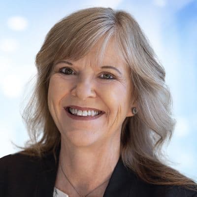 Joan Opp Headshot